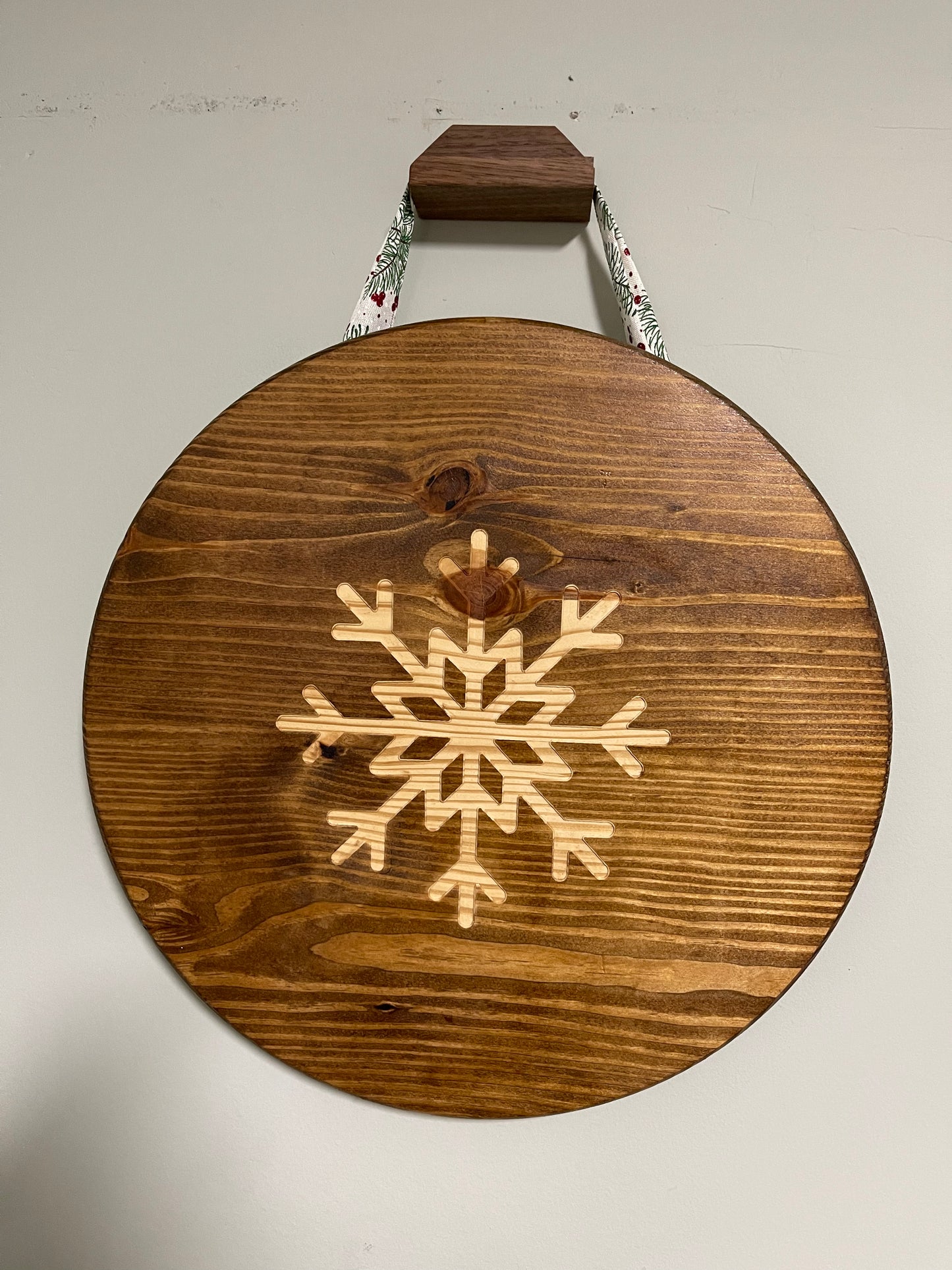 18" Christmas Themed Round