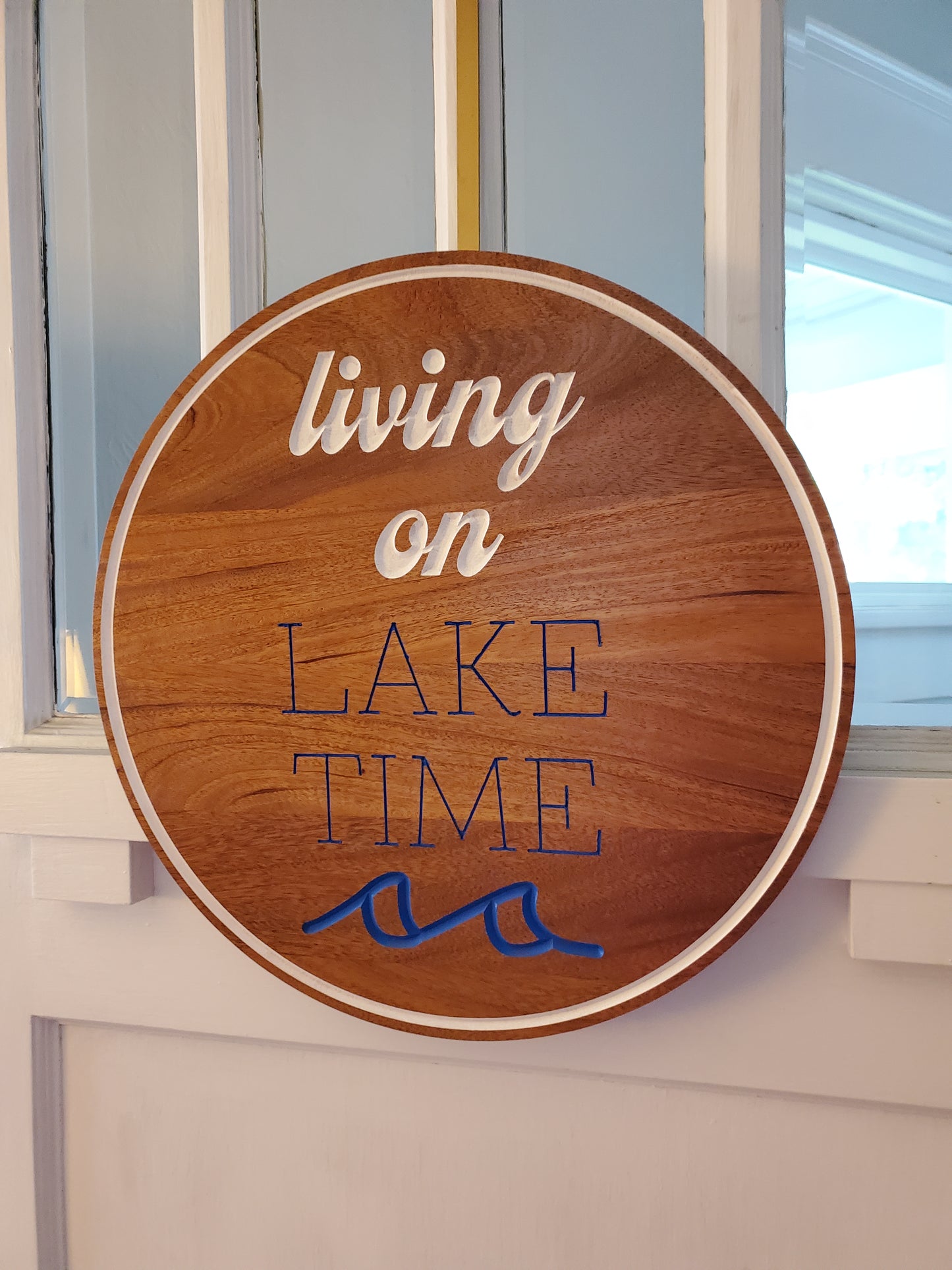 18" Round - Living on Lake Time